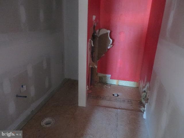 2033 W Diamond Street photo 4