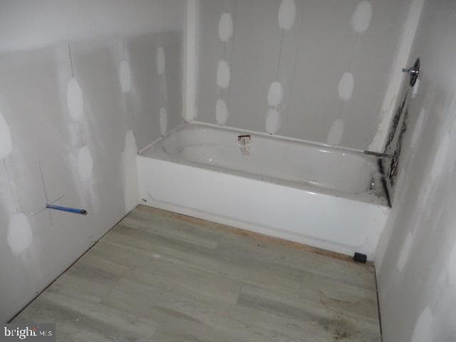 2033 W Diamond Street photo 8