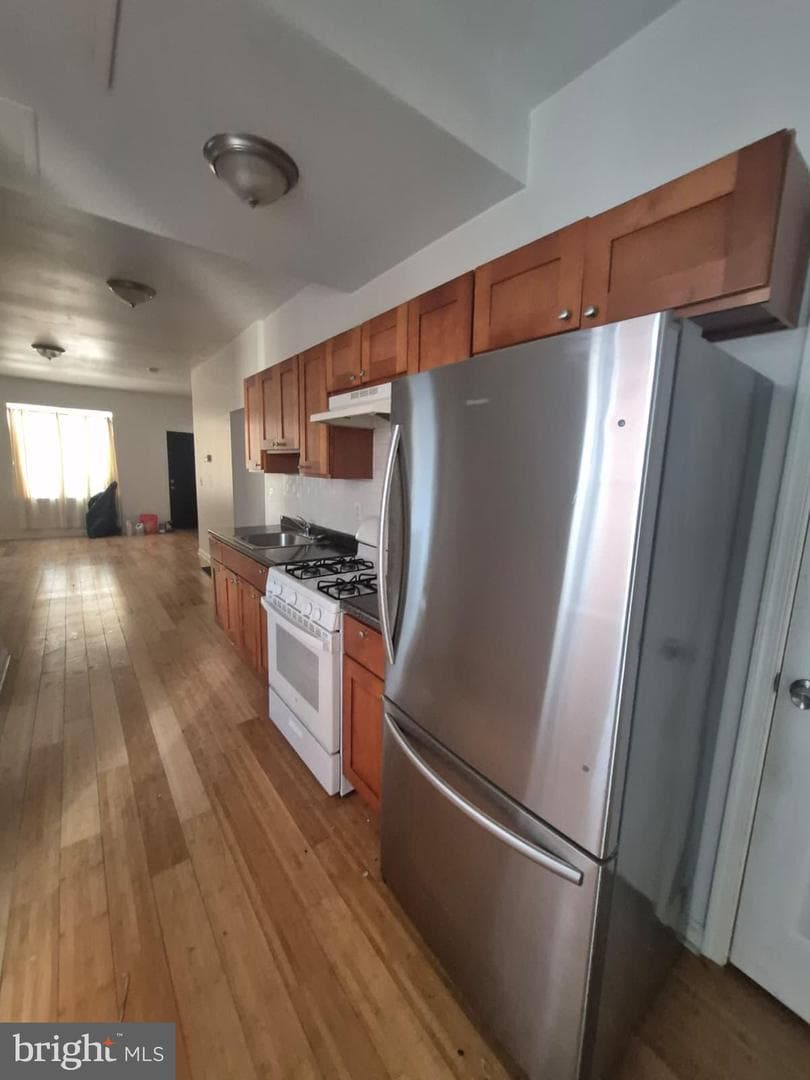 870 N 47th Street photo 3
