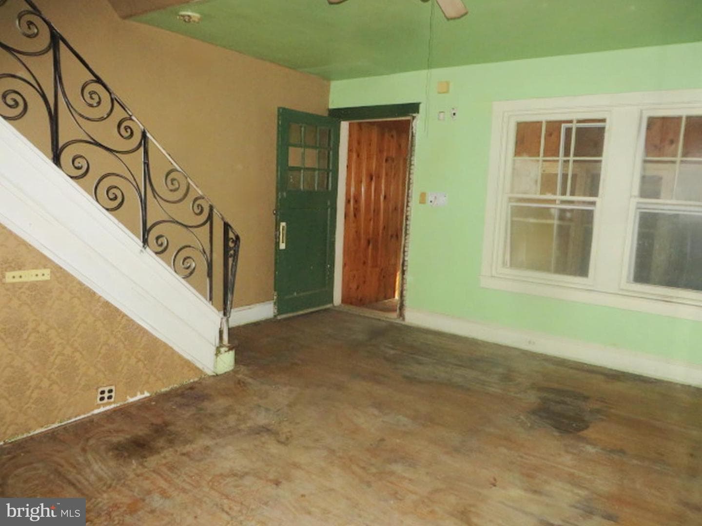 7015 W Passyunk Avenue photo 2