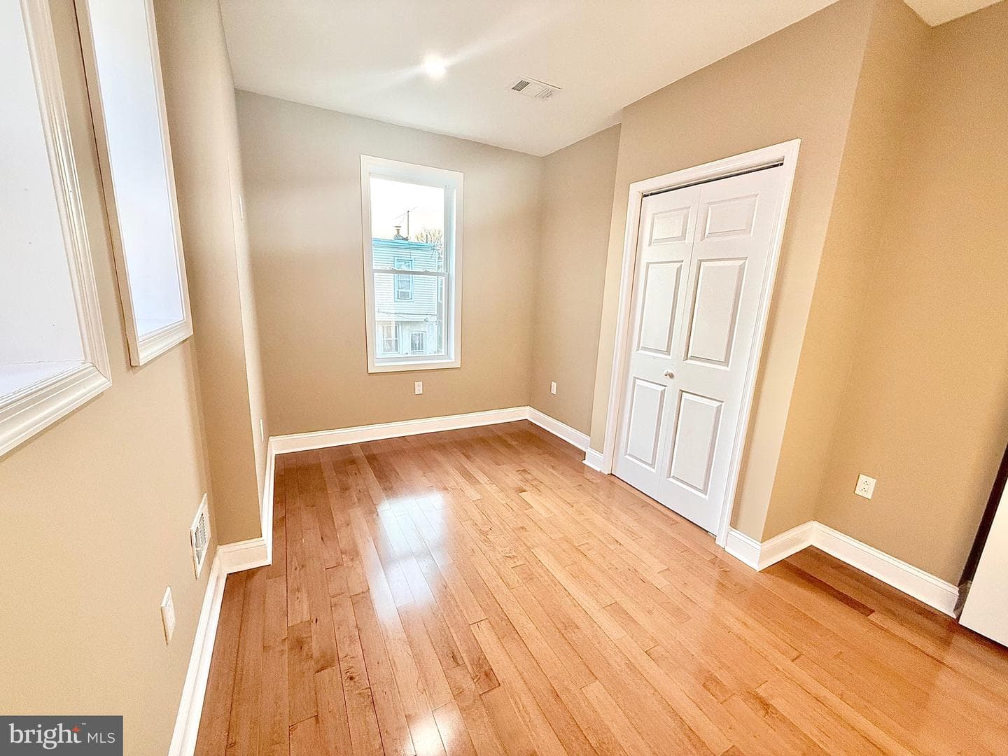 4538 N Camac Street photo 11