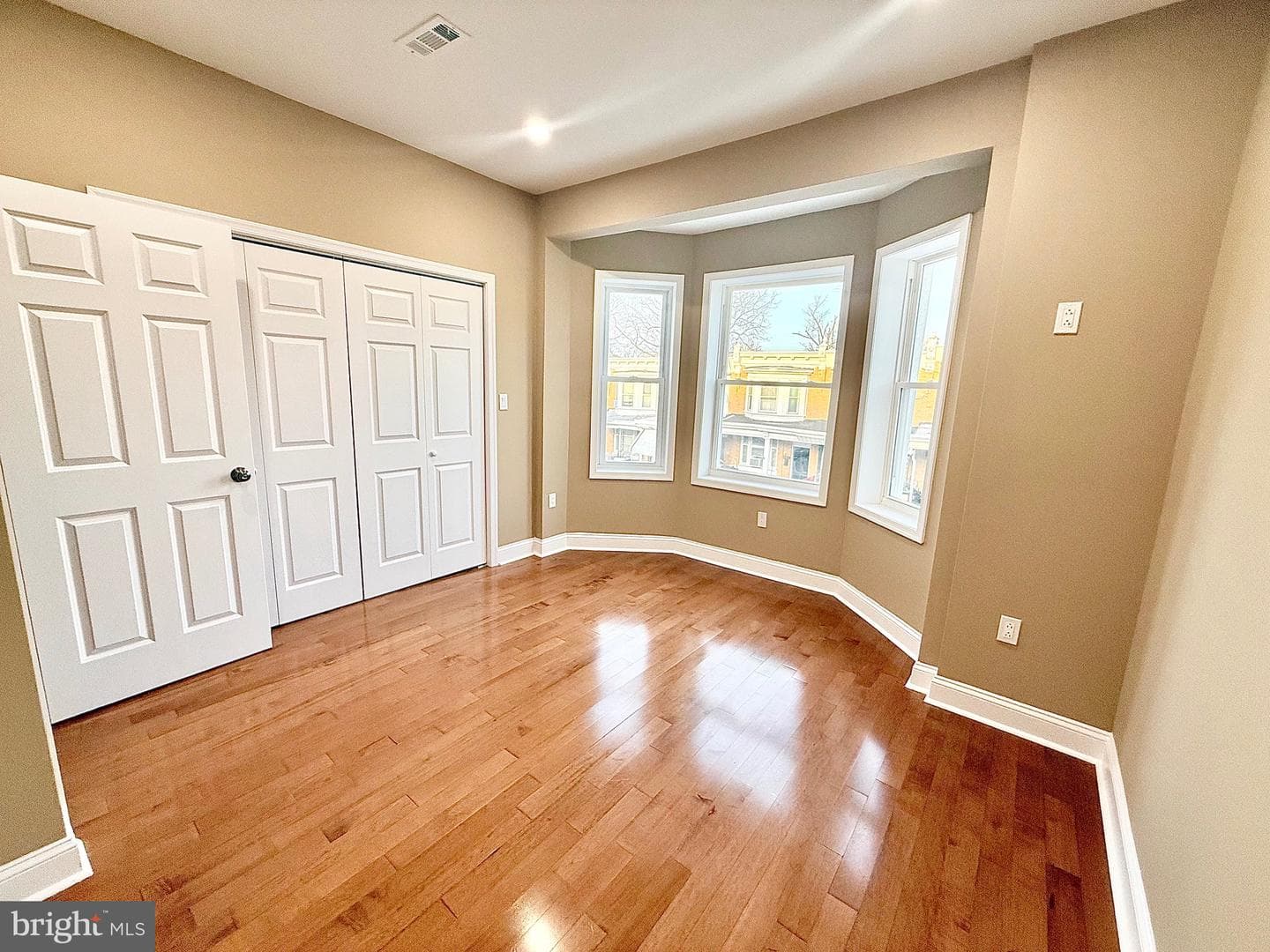 4538 N Camac Street photo 9