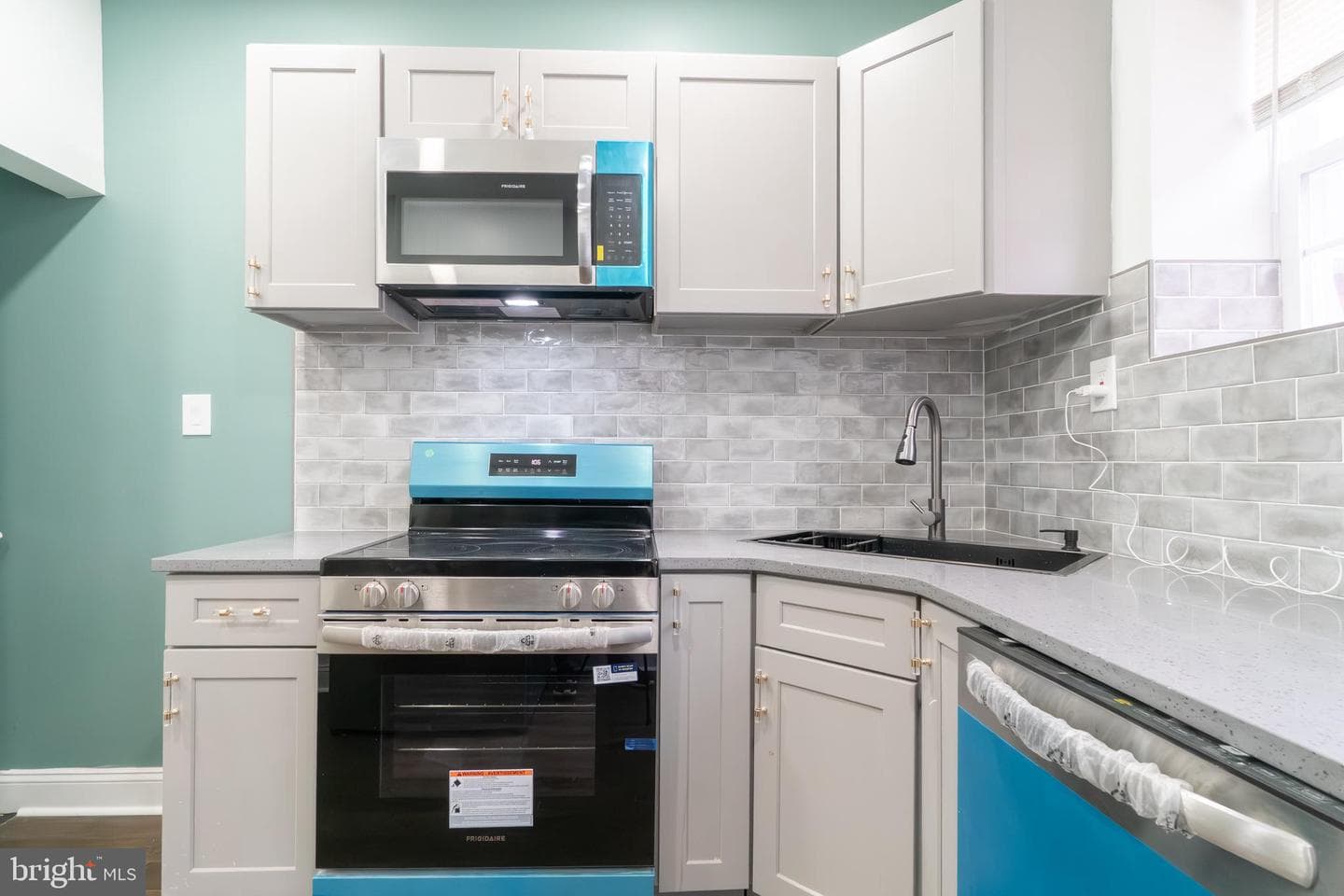 2517 N Newkirk Street photo 13