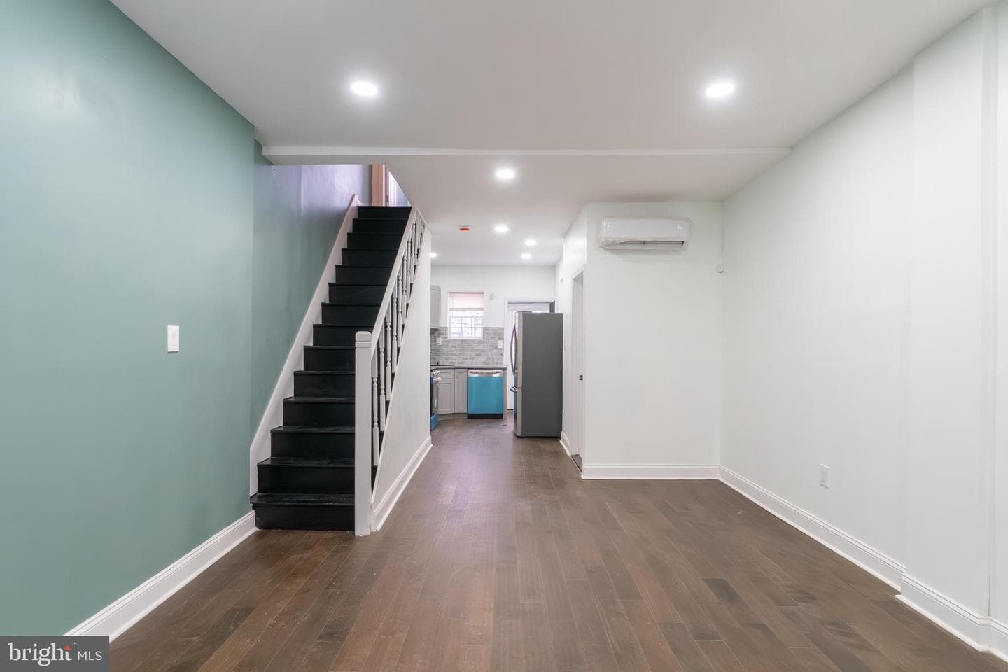2517 N Newkirk Street photo 7