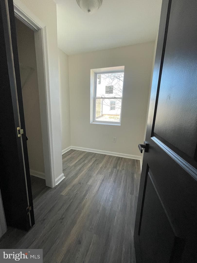 2704 S Marshall Street photo 20