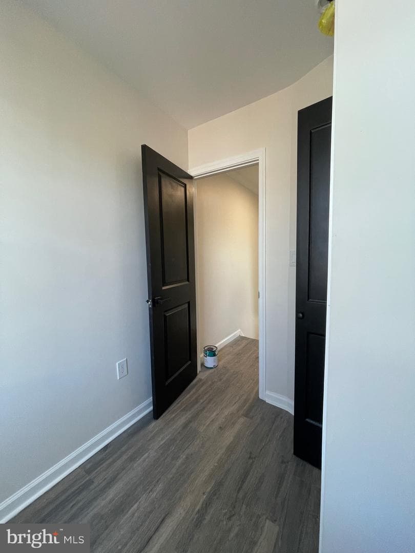 2704 S Marshall Street photo 22
