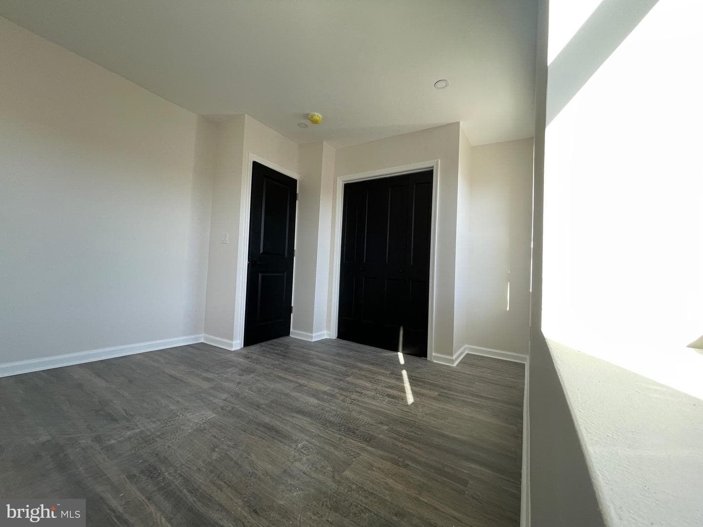 2704 S Marshall Street photo 7