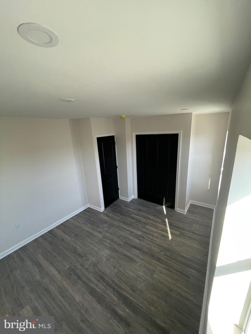 2704 S Marshall Street photo 8