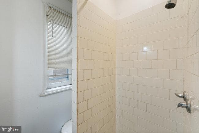2355 N Cleveland Street photo 15