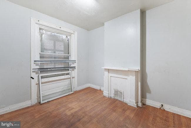 2355 N Cleveland Street photo 3
