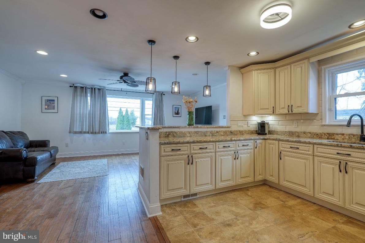 7257 Ridge Avenue photo 12