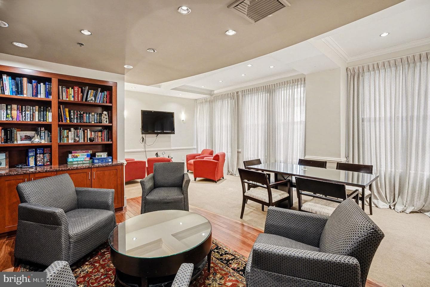 1500 Chestnut Street #8c photo 3