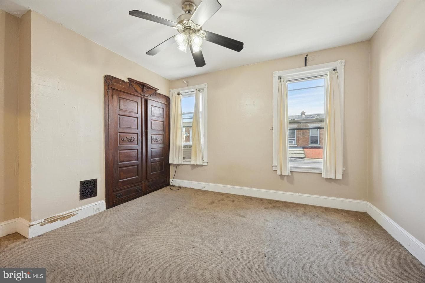 62 N Lindenwood Street photo 14