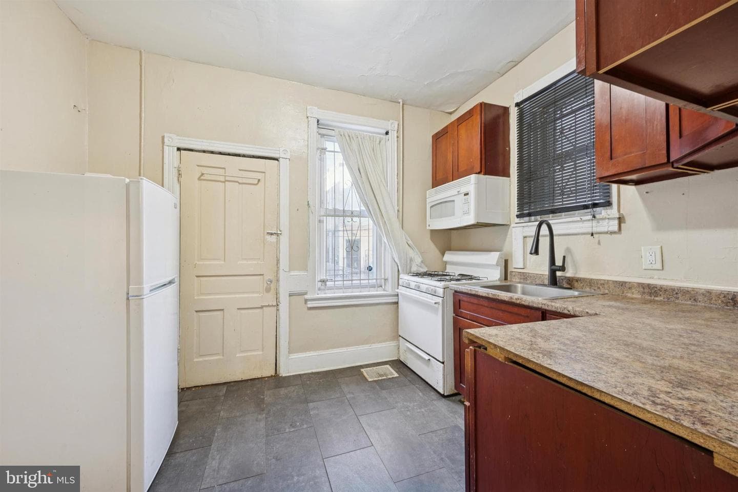 62 N Lindenwood Street photo 6