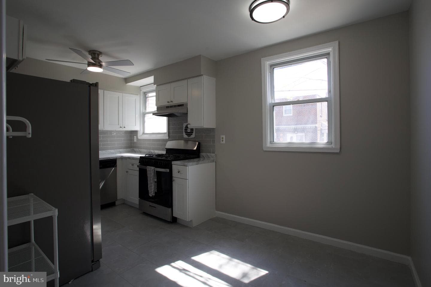 942 E Ellet Street photo 11