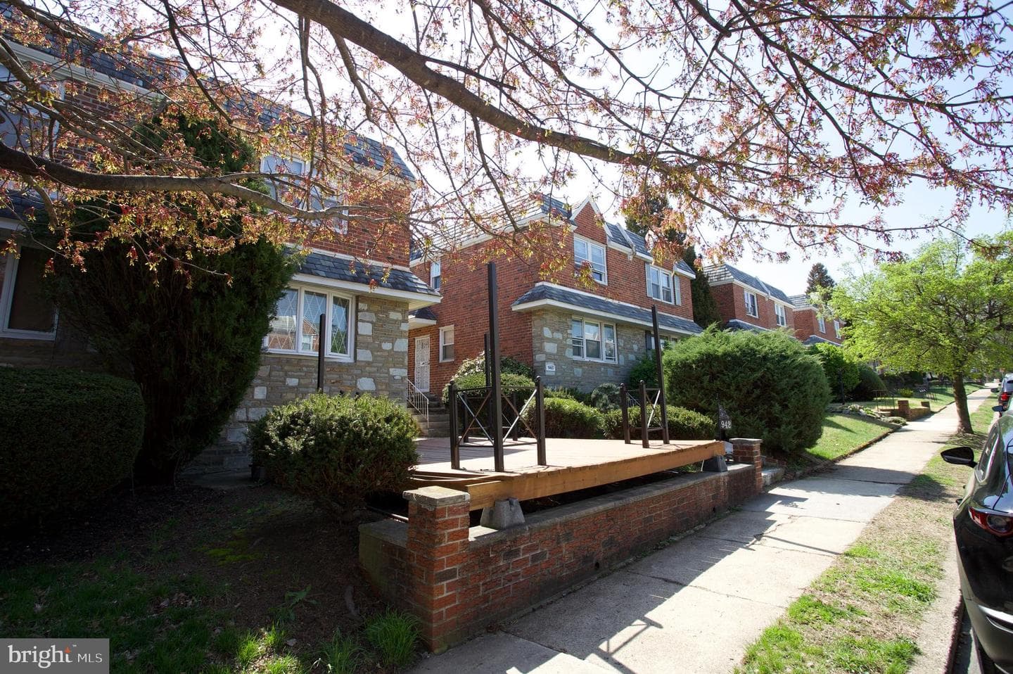 942 E Ellet Street photo 3