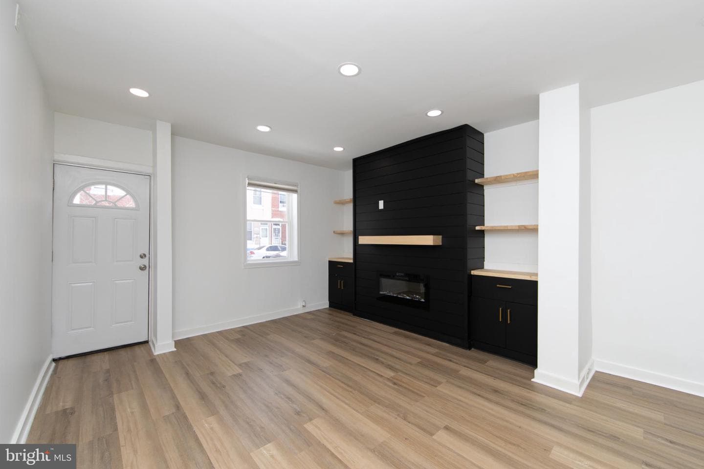 2120 N 2nd Street photo 2