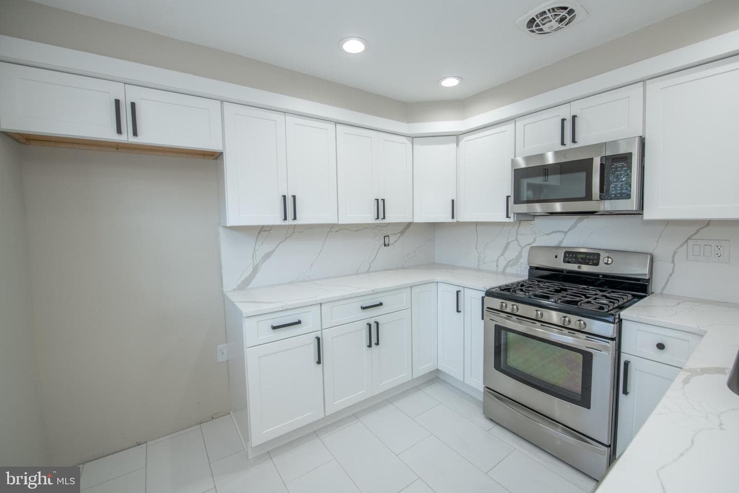 1018 Hoffnagle Place photo 15