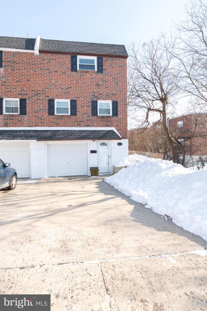 1018 Hoffnagle Place photo 3