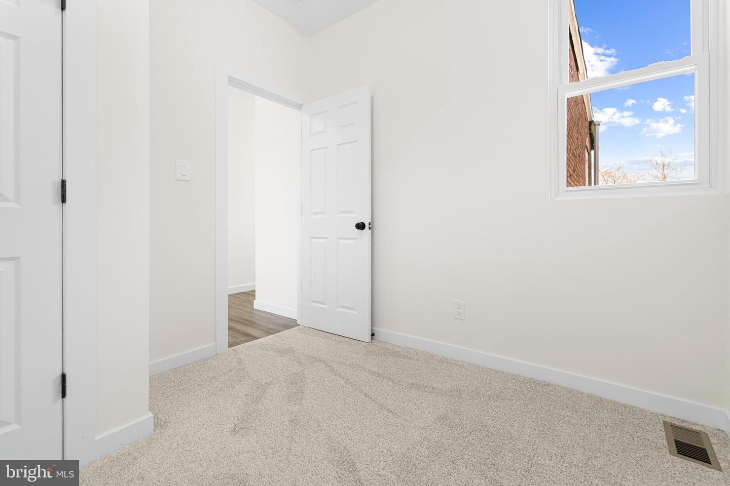 3921 Pennsgrove Street photo 27