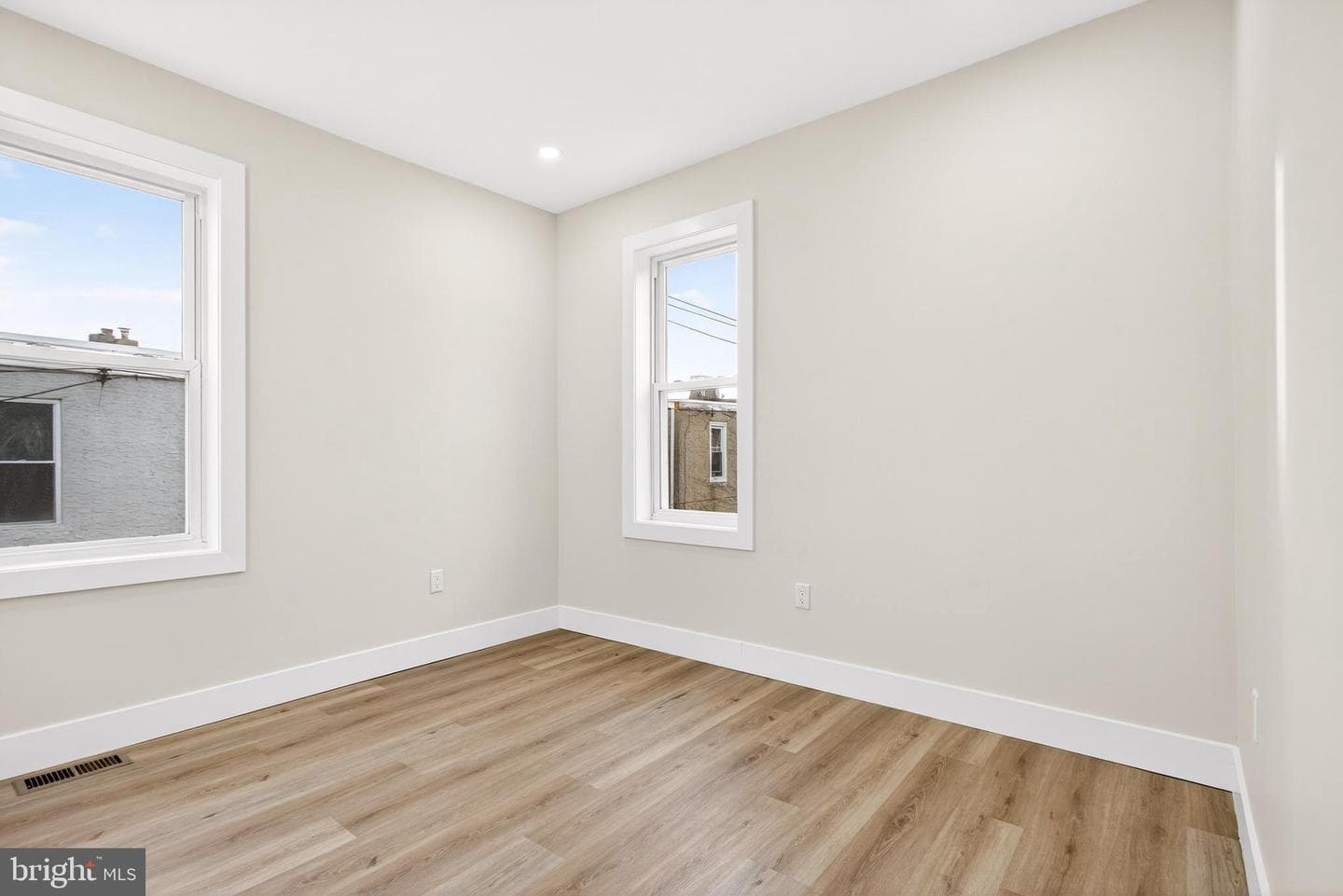 241 N Paxon Street photo 13