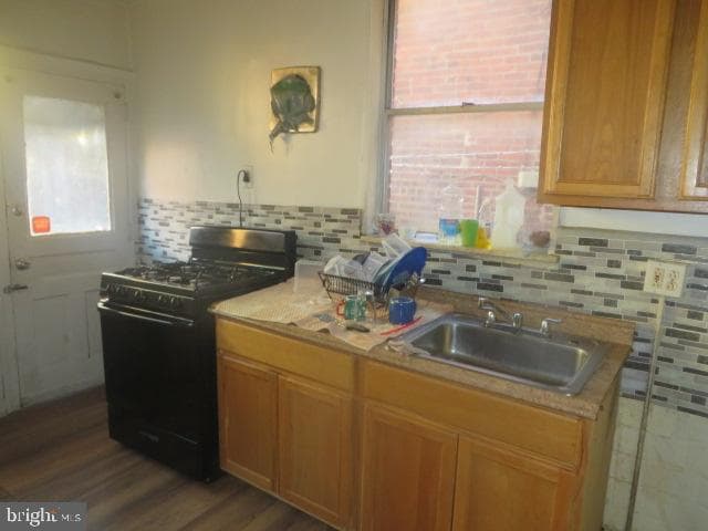 635 Gerritt Street photo 6