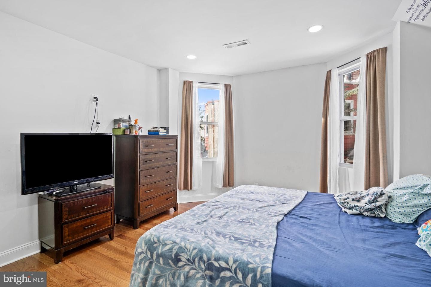 924 Foulkrod Street photo 21