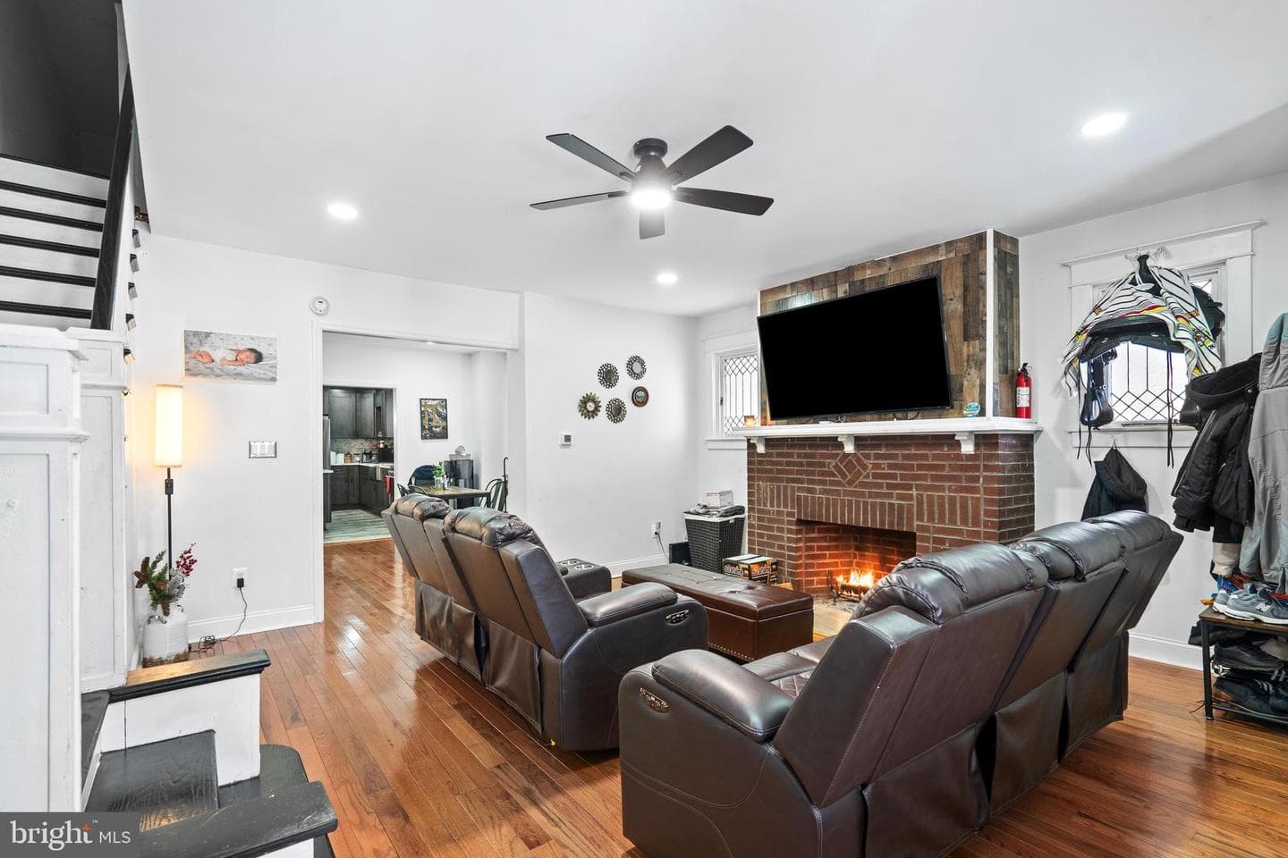 924 Foulkrod Street photo 4