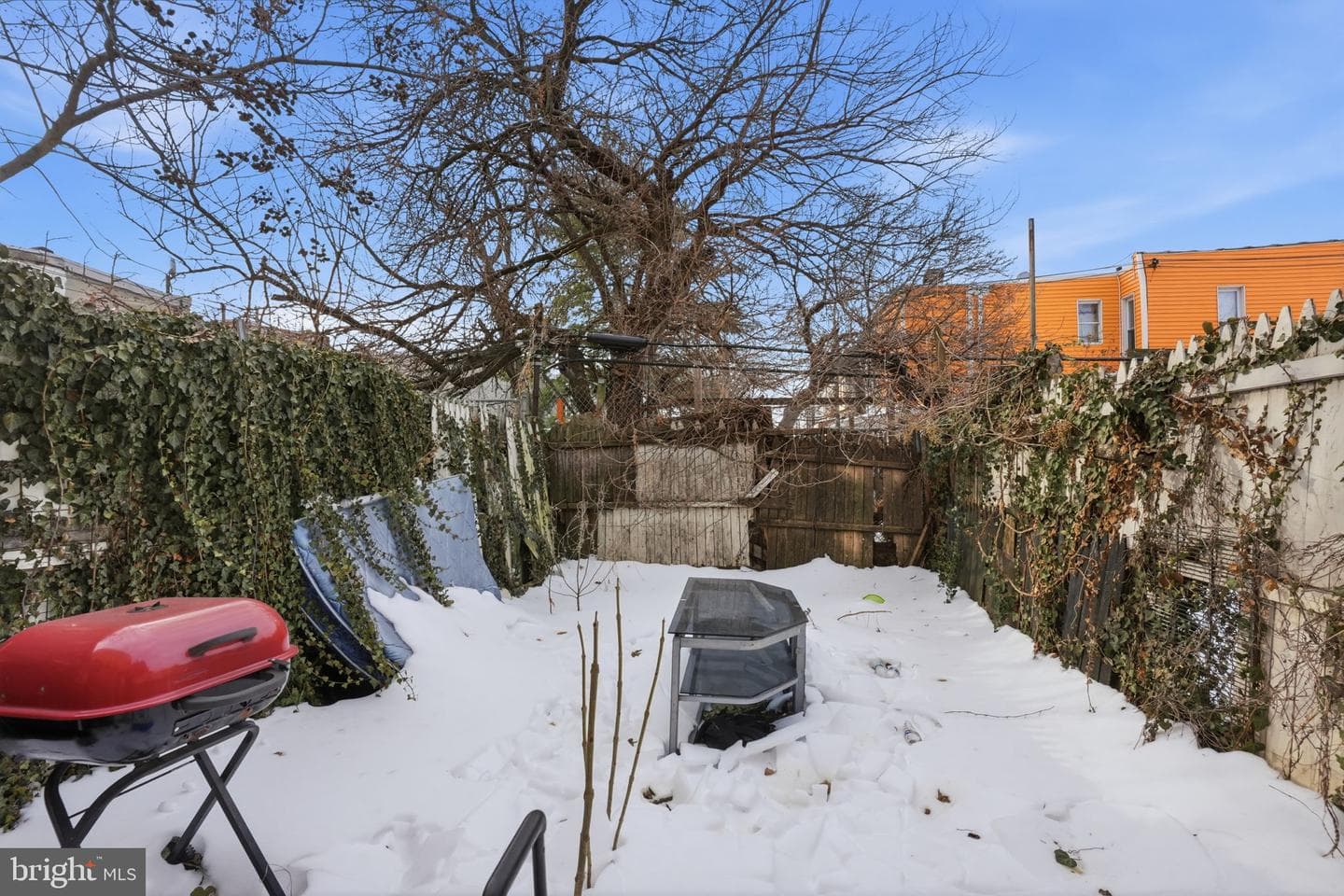 164 E Ontario Street photo 13