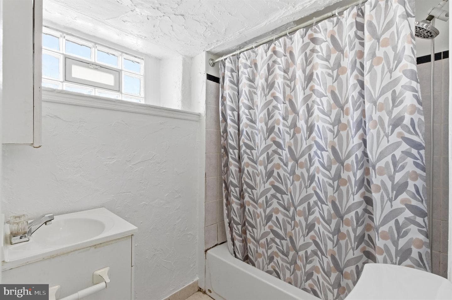 6266 Marsden Street photo 12
