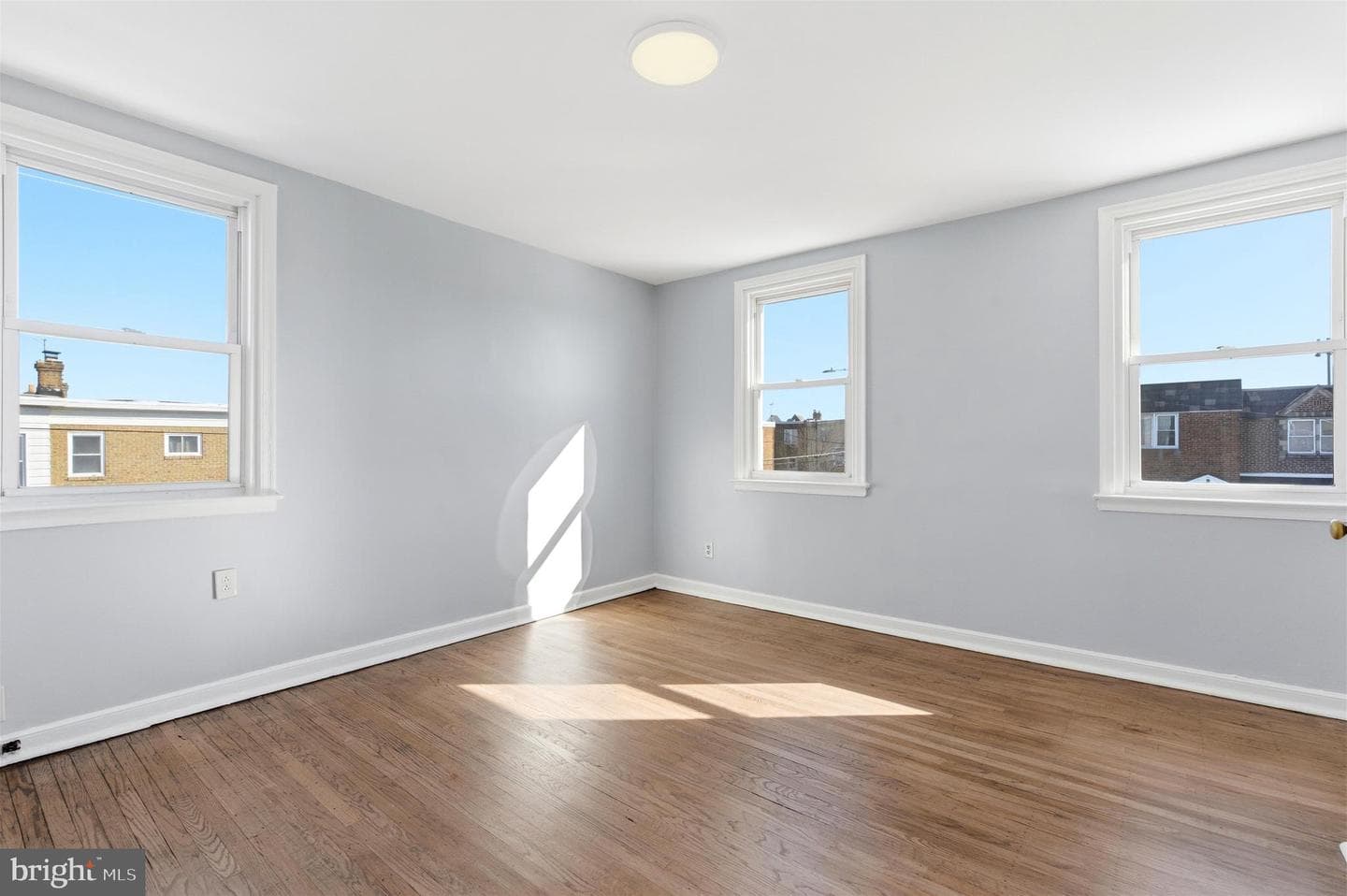 6266 Marsden Street photo 17