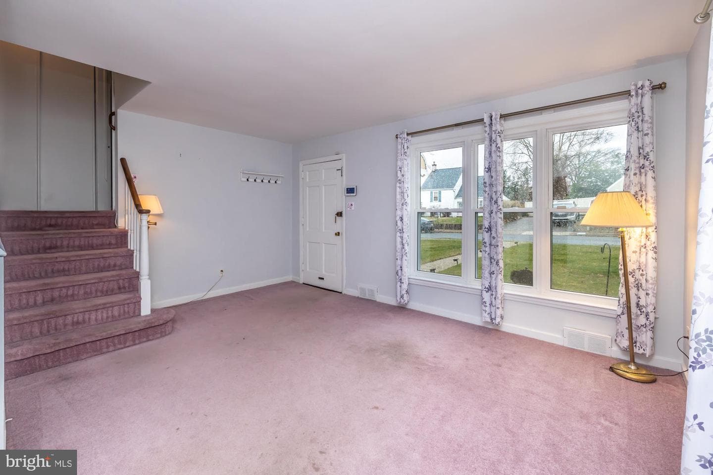 836 Clyde Lane photo 5