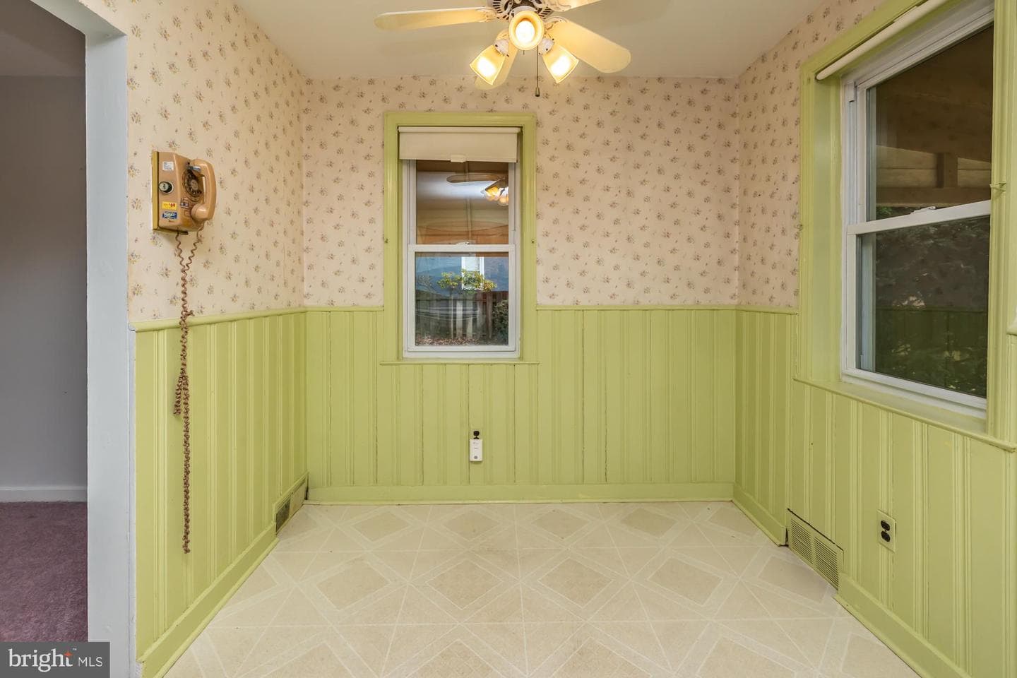 836 Clyde Lane photo 9