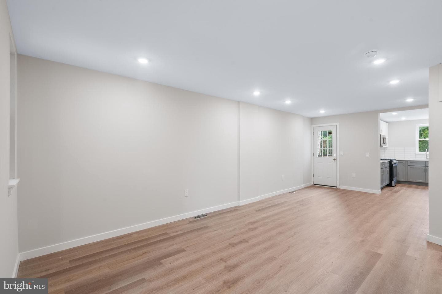 1603 E Hunting Park Avenue photo 13