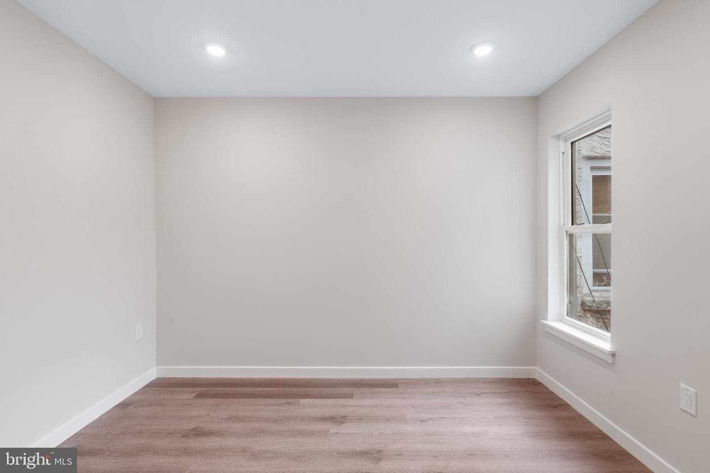 1603 E Hunting Park Avenue photo 21
