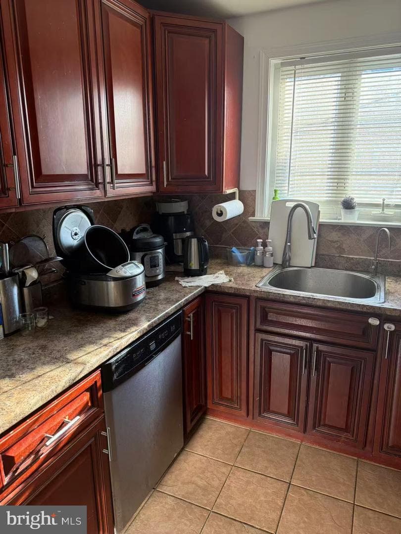 1232 Hale Street photo 5