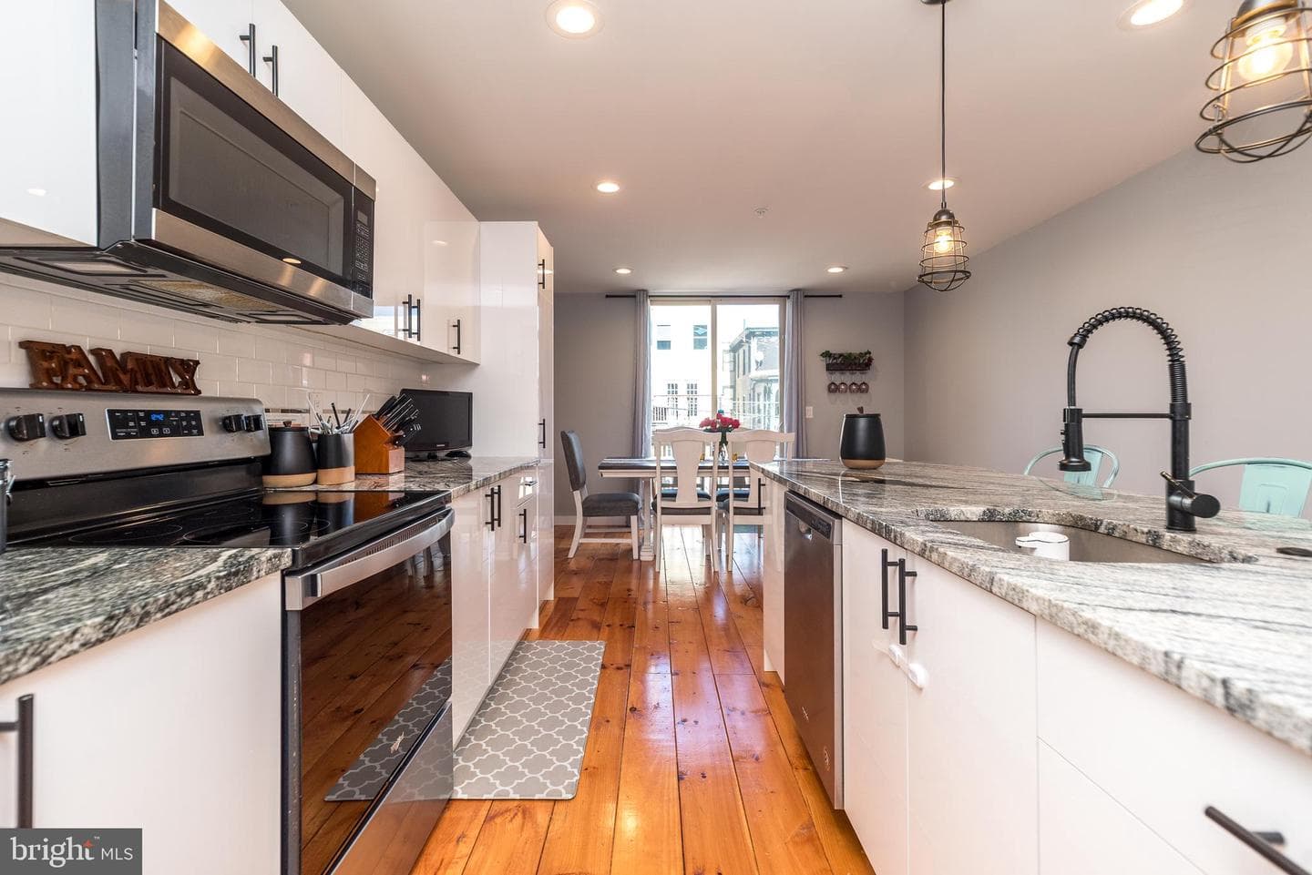 1817 Ingersoll Street photo 12