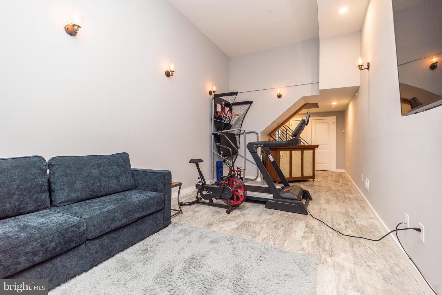 1817 Ingersoll Street photo 36