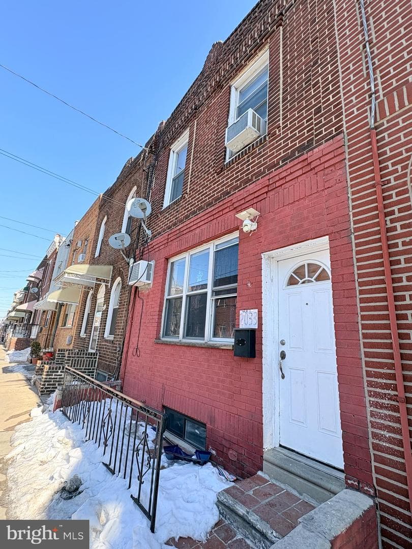 2033 S 9th Street, Philadelphia