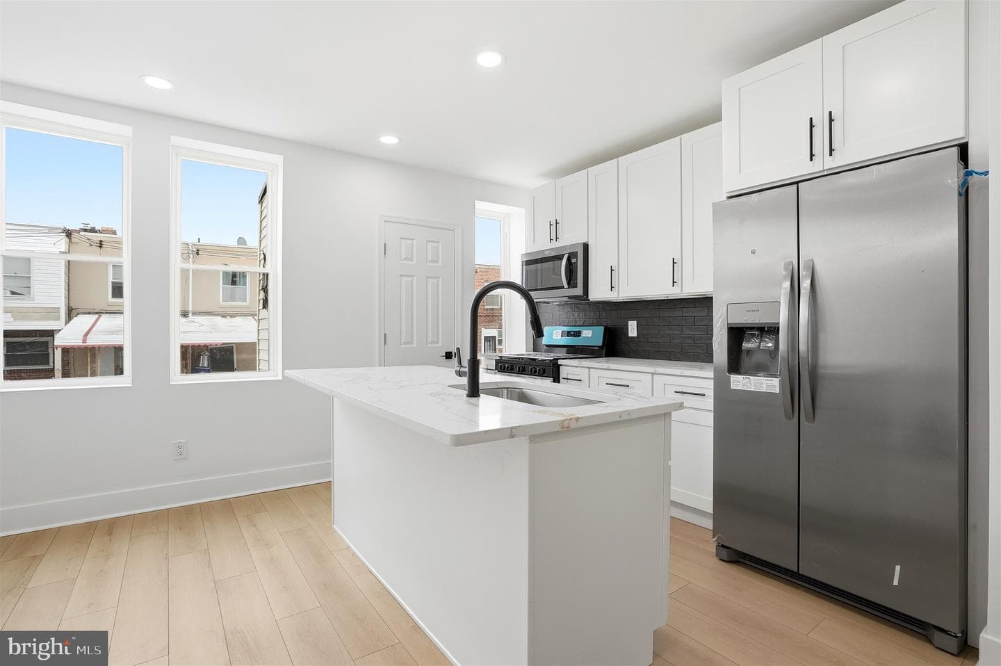 6621 N Uber Street photo 12