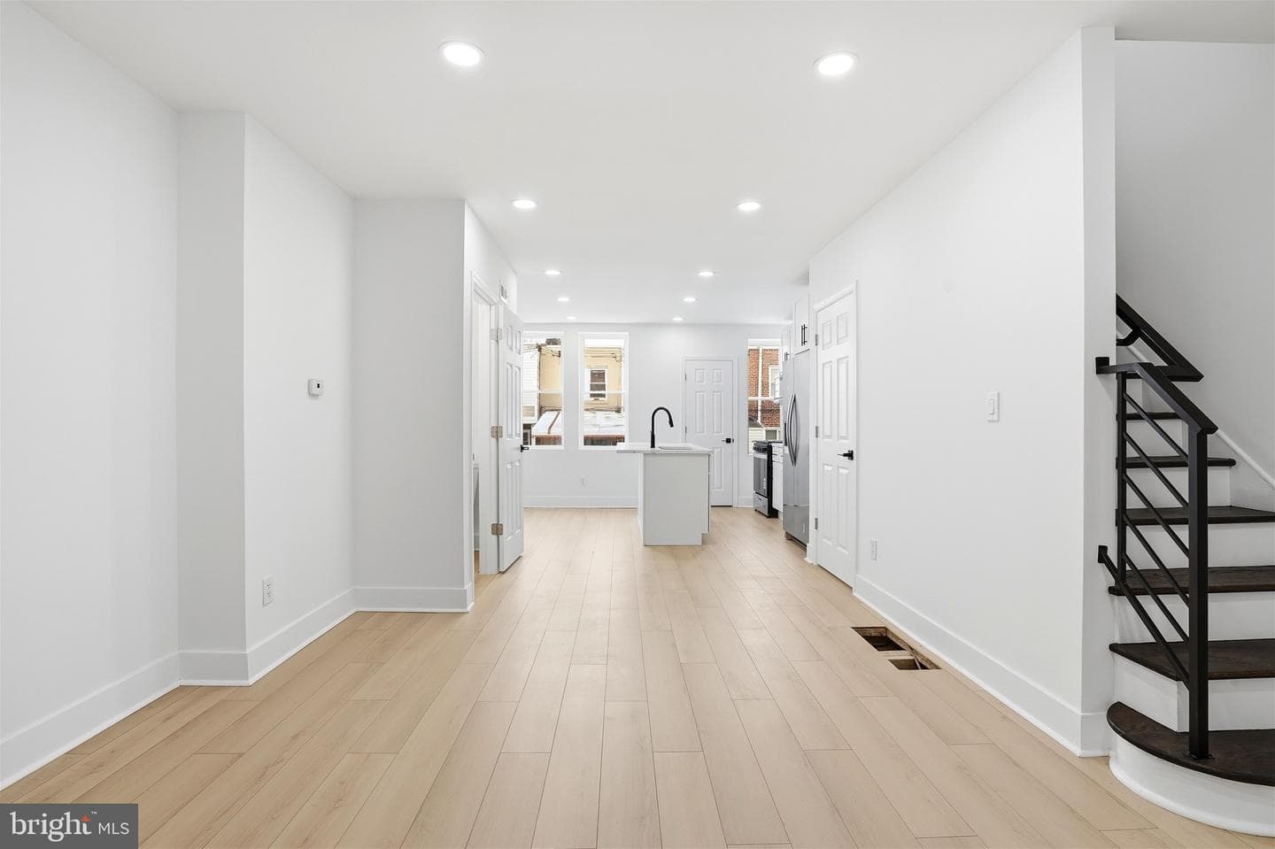 6621 N Uber Street photo 7
