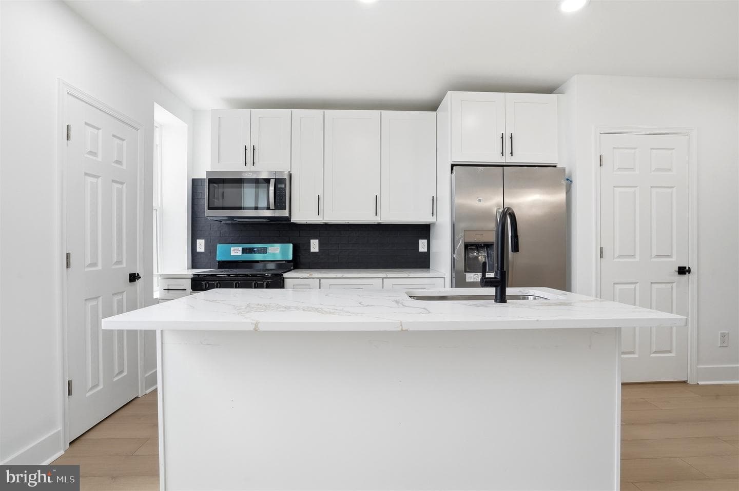6621 N Uber Street photo 9
