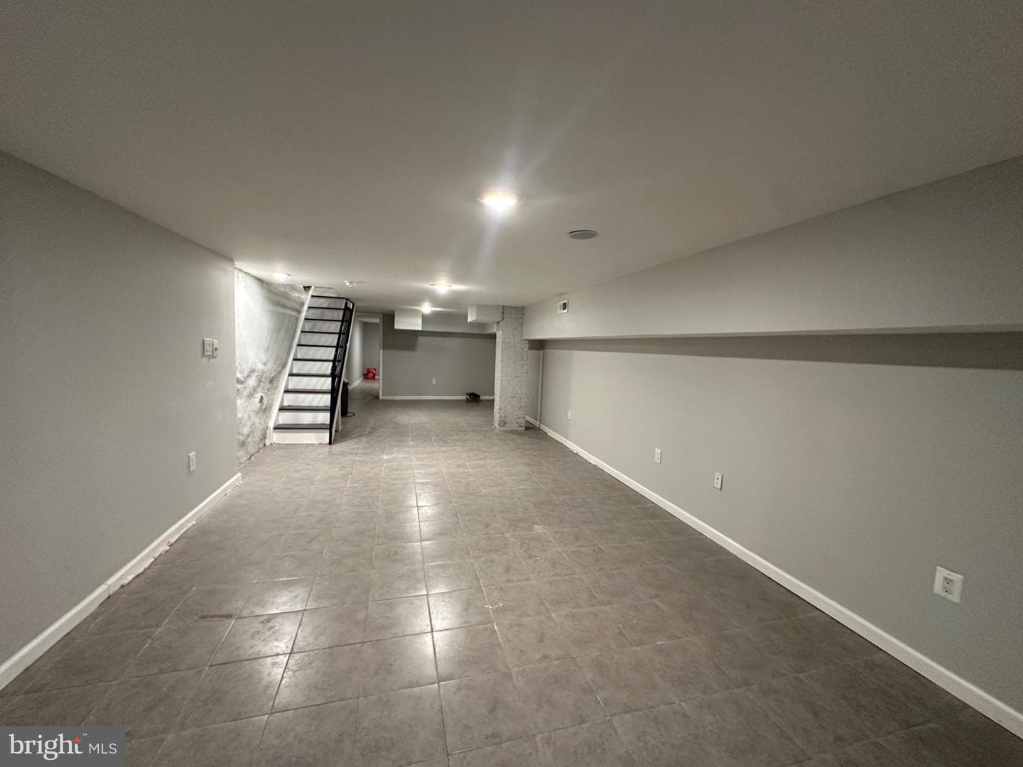 5031 Ludlow Street photo 25