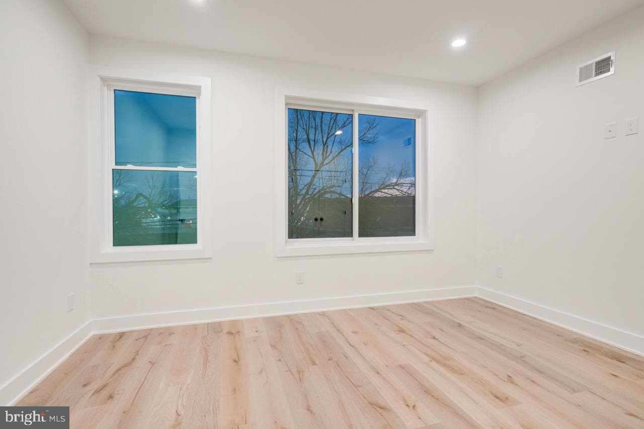 2622 E Harold Street photo 25