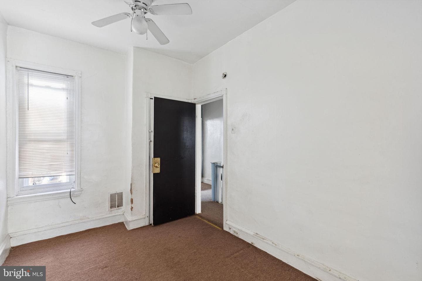 4466 N Gratz Street photo 4
