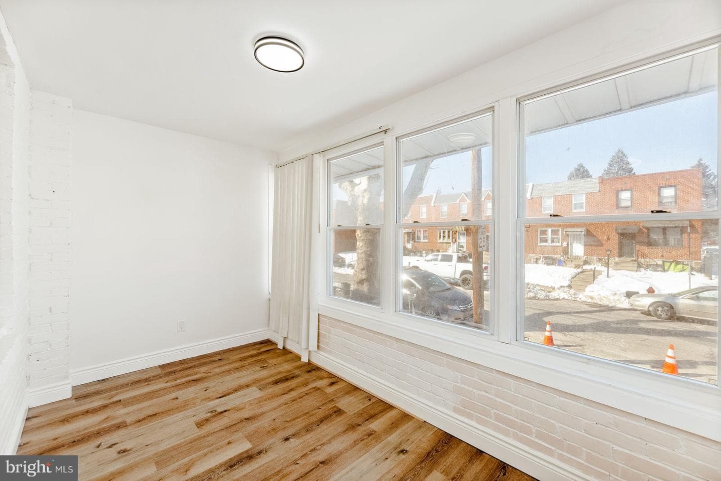 6059 Lawndale Avenue photo 4