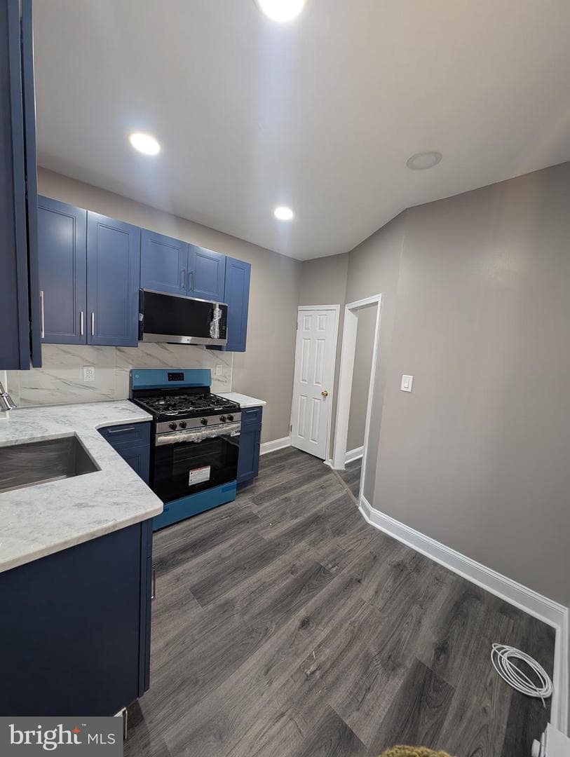 3209 N American Street photo 10