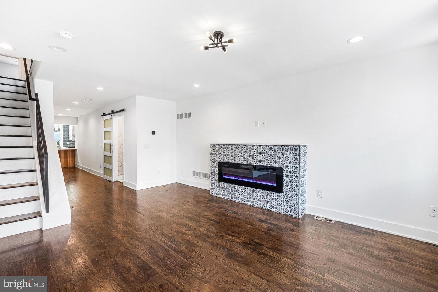 2125 S 9th Street photo 3