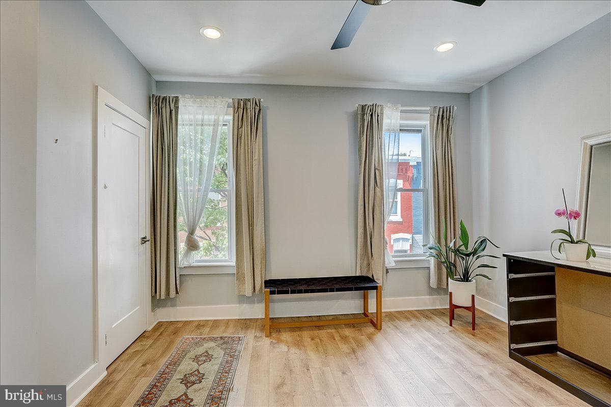 2223 N Gratz Street photo 23