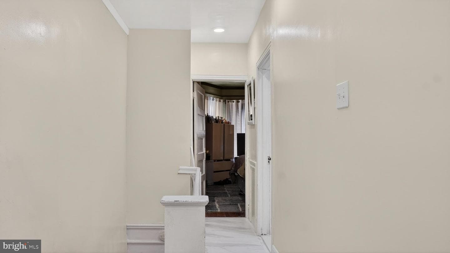 248 W Seymour St photo 12